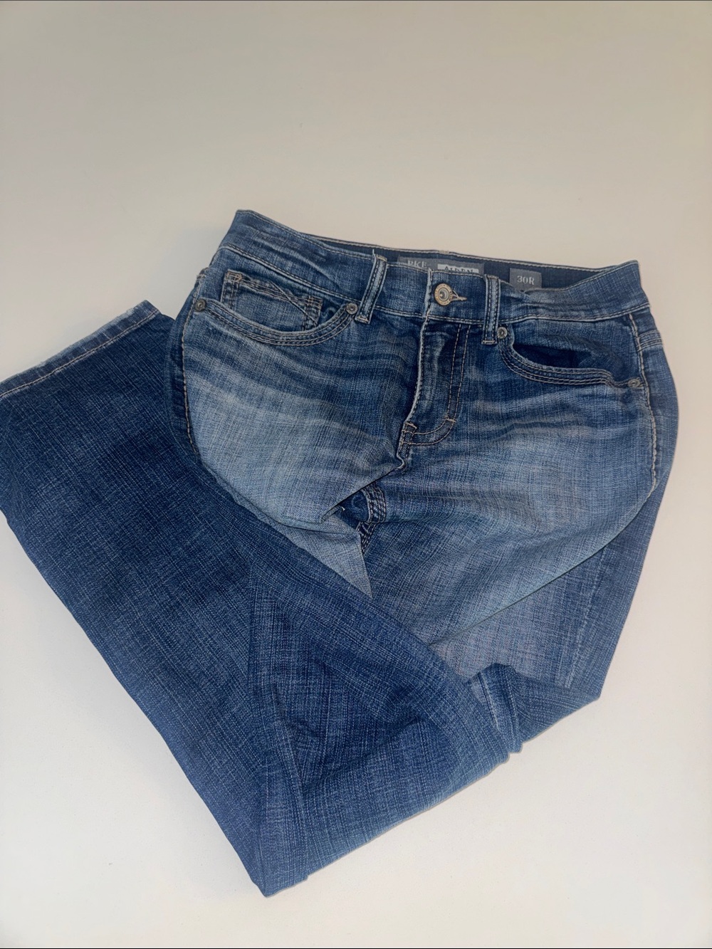 BKE Women's Bootleg jeans size 30 R great condition!  MUST SEE